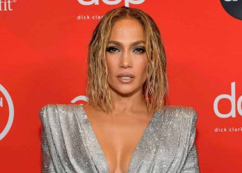 Jennifer Lopez Steps in Netflix's sci-fi thriller 'Atlas'