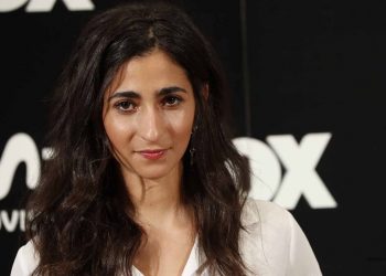 Alba Flores Biography